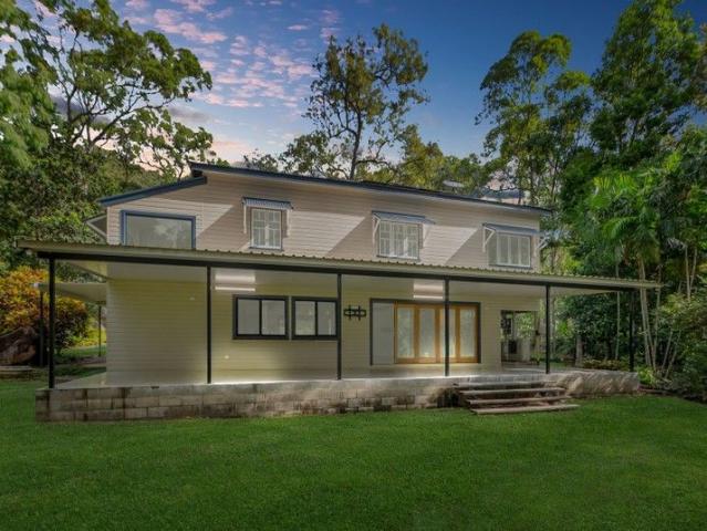 Renovated Queenslander on Over 10,000 Square Meters!
