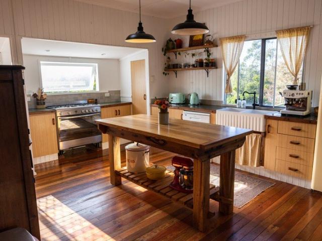 Beautifully Renovated Queenslander with Family Appeal