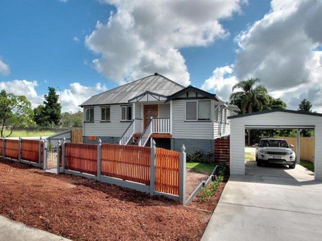 Renovated Queenslander with Style and Space!