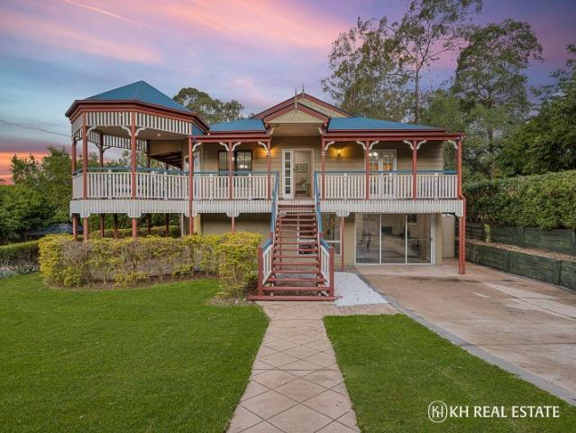 RENOVATED QUEENSLANDER WITH POOL IN GREENWOODS ESTATE