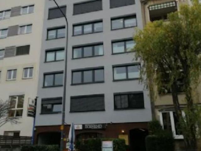 Renovated, quiet, centrally located 1 room apartment, Frankfurt Amsterdam Apartments for Rent