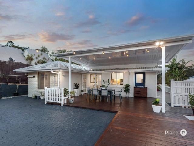 RENOVATED RETREAT WITH LARGE ALFRESCO & SUPERB LOW MAINTENANCE APPEAL