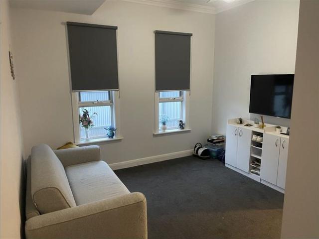 Renovated Retreat in Mortlake