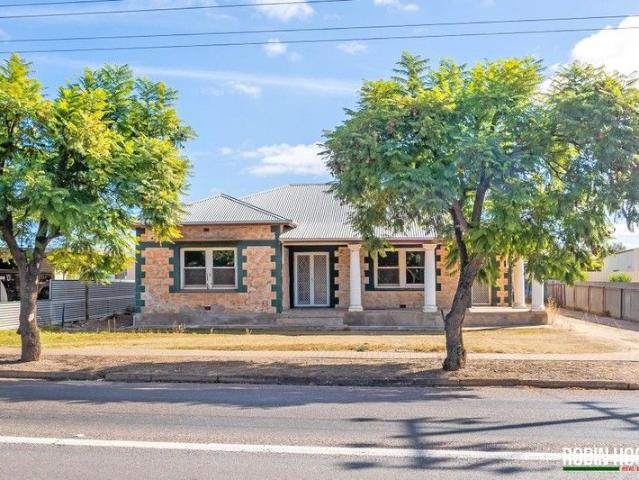 Renovated Return Verandah Character Home