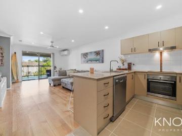 Renovated & Ready To Go in Acacia Waters Must Be Sold!