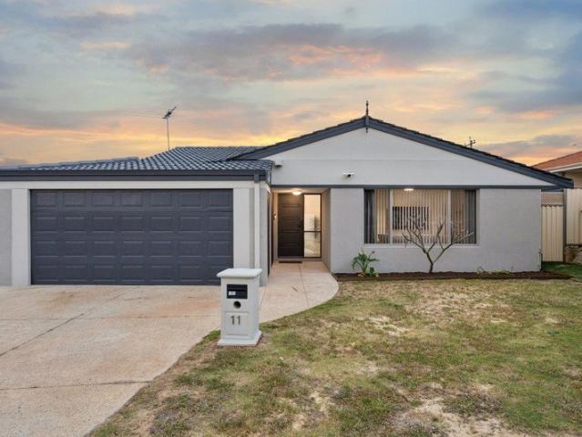 RENOVATED, READY TO ENJOY & MADE FOR FAMILY LIVING