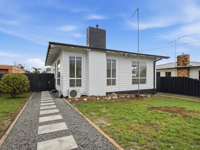 RENOVATED, REFRESHED & READY TO GO PRICED TO MOVE AT $485,000