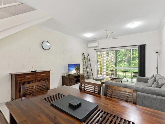 RENOVATED RESIDENTIAL TOWN HOUSE