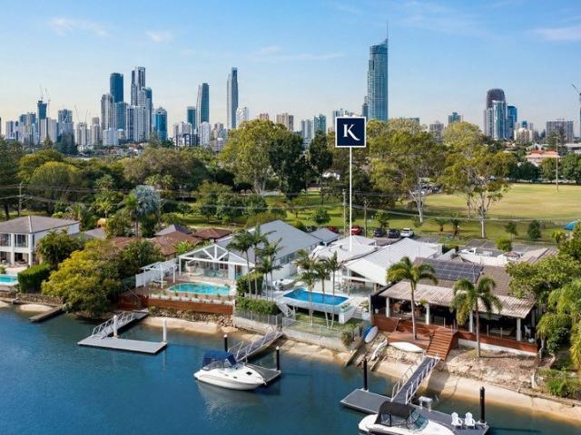 Renovated Waterfront Entertainer An Oasis of Effortless Liveability and Elegance