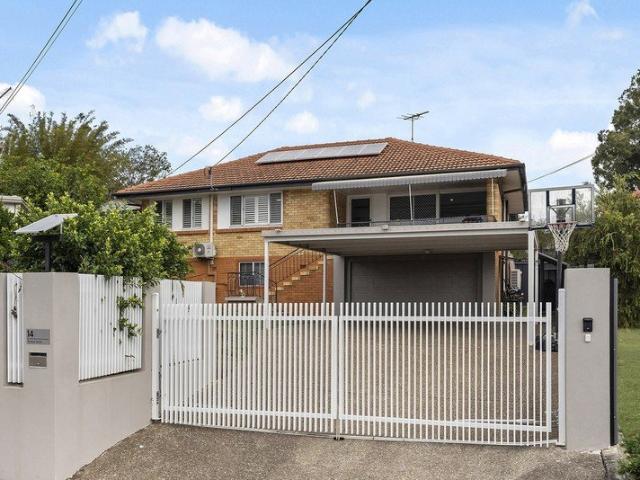 RENOVATED & WALKING DISTANCE TO WISHART PRIMARY & MANSFIELD HIGH