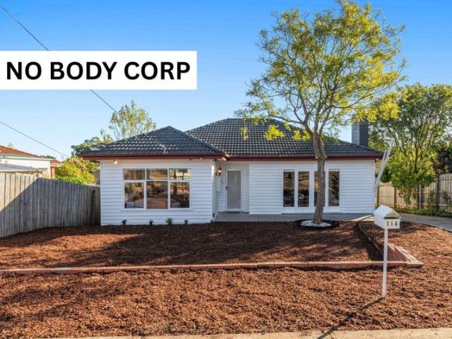 Renovated Weatherboard Home in Tightly Held Pocket