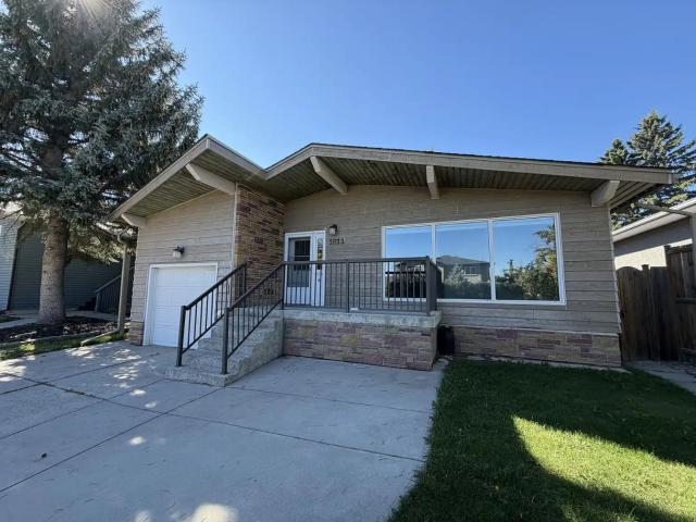 Renovated Westgate Bungalow – Move In Ready & Steps to the LRT