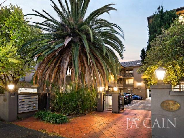 Renovated with Rear Position in Elite Setting