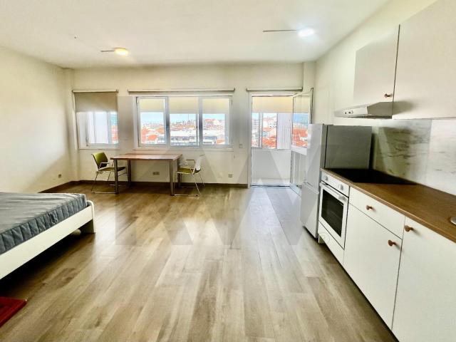 Renovated T0 Apartment on Avenida da Boavista – Porto Rental