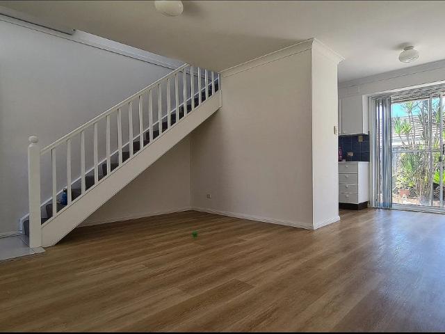 Renovated Townhouse in Central Location