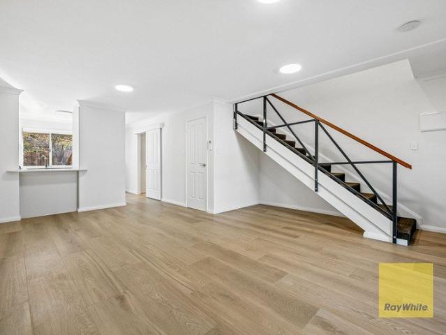 RENOVATED TOWNHOUSE IN GREAT LOCATION