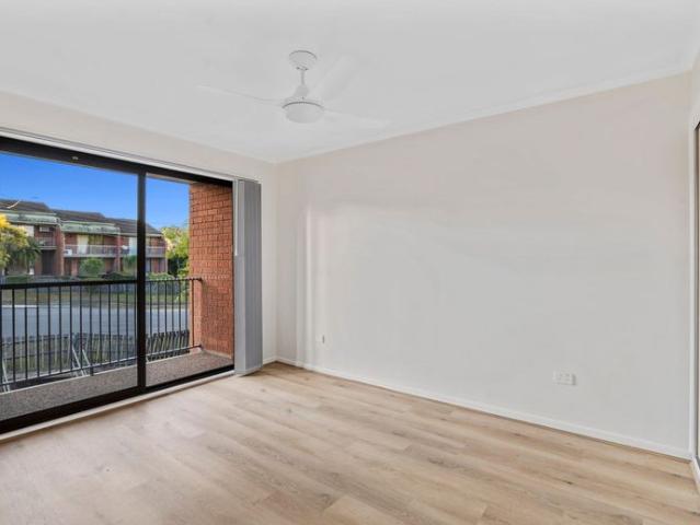 Renovated Townhouse in Prime Springwood Location!