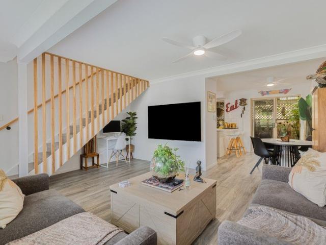 Renovated Townhouse Living with Privacy & Style