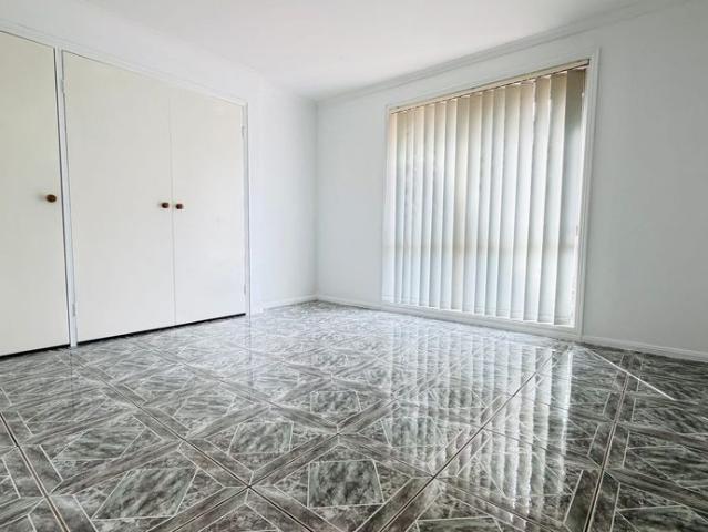 RENOVATED TOWNHOUSE READY TO MOVE IN NOW
