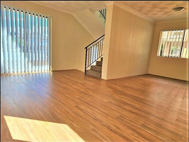 Renovated Townhouse Style Apartment