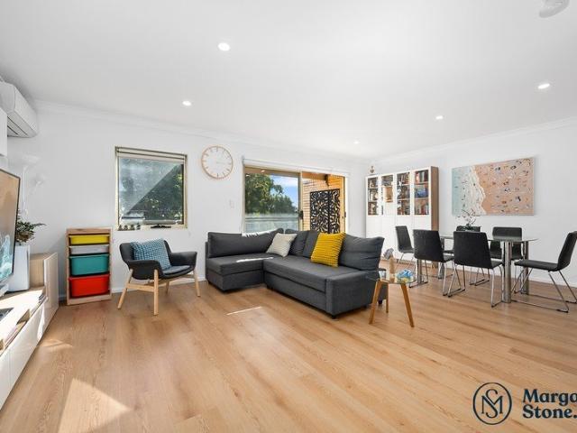 Renovated Townhouse Style Apartment in Peaceful Setting