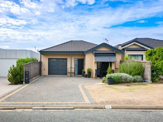 Renovated to Impress in a Highly Sought After Marina Precinct