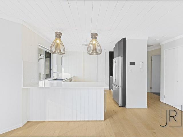 Renovated Top Floor Apartment in the Heart of Mermaid Beach
