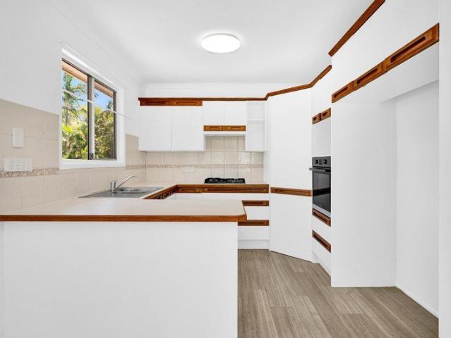 Renovated Top Floor Living with Space to Move
