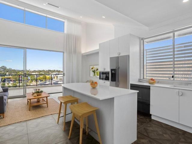 Renovated Top Floor Retreat in Boutique Complex