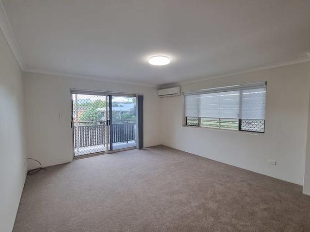 Renovated Three Bedroom Unit in a Boutique Complex