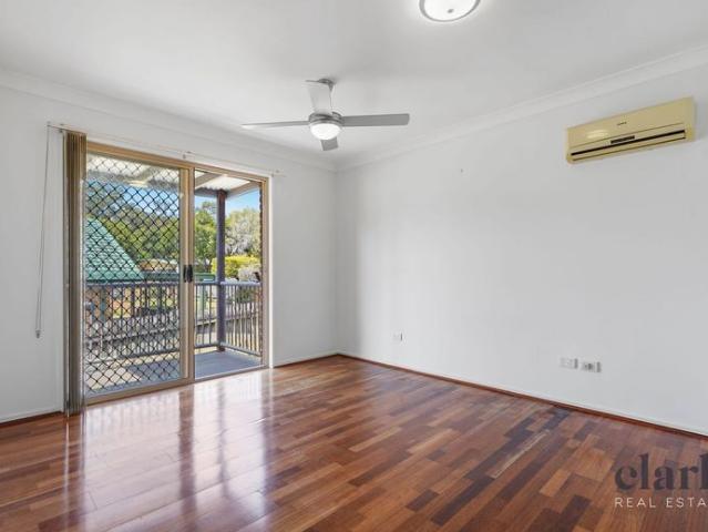 Renovated Three Bedroom Villa with Huge Covered Deck