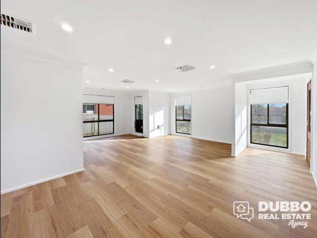 RENOVATED THREE BEDROOM IN SOUTH * WATER INCLUDED