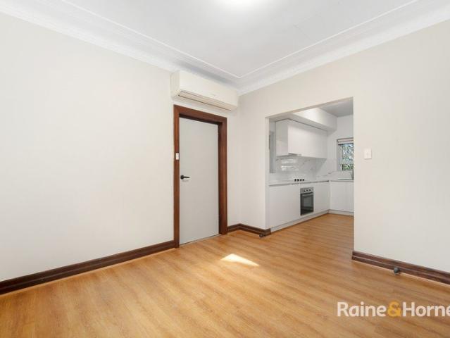 Renovated Three bedroom Plus One Study Room House in the central of Westmead