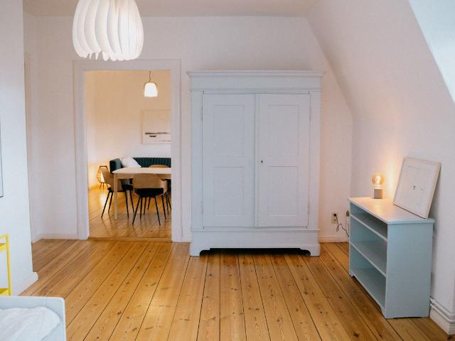 Renovated three room flat in an old villa in green part of Berlin, Berlin Amsterdam Apartments for Rent