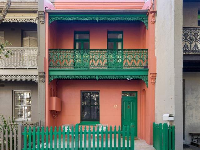 Renovated turn key home / premier residential cul de sac