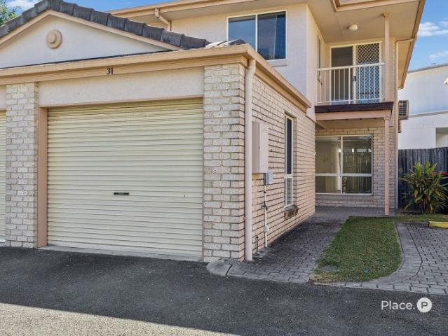 Renovated Turnkey Townhouse walk to Sunnybank Hills State School