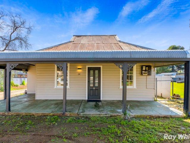 Renovated Two Bedroom Cottage with Space, Comfort and Convenience