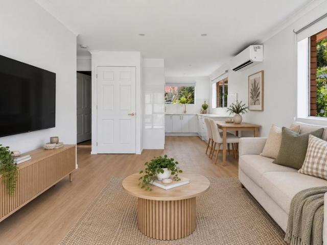 Renovated Two Bedroom Apartment in a Prime Coastal Location
