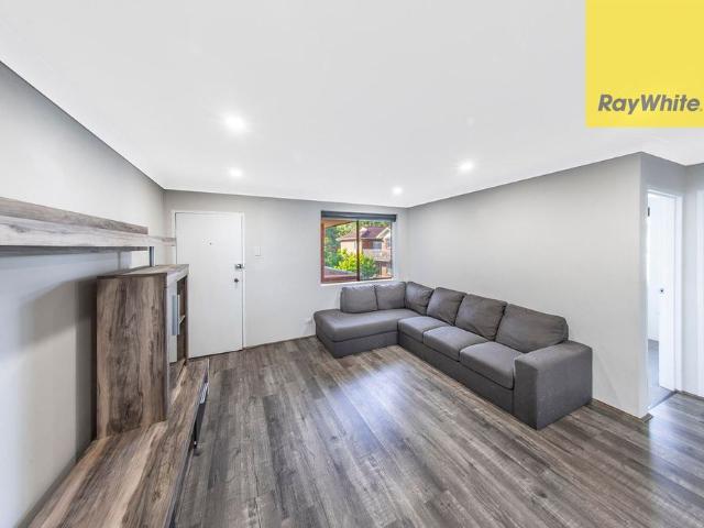 Renovated Two Bedroom Apartment in Convenient Rosehill Location