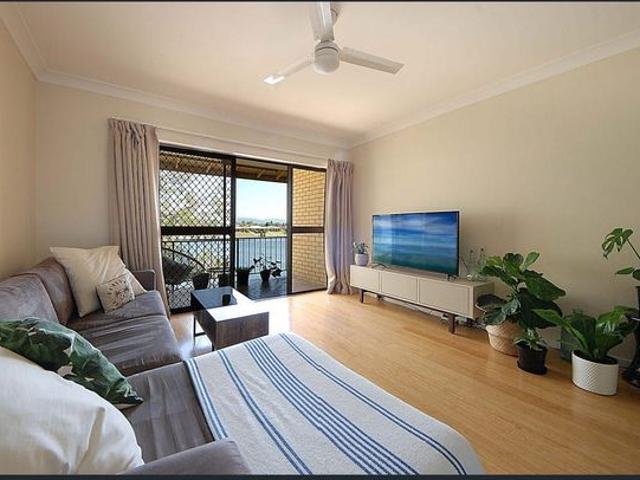Renovated Two Bedroom Apartment with Gorgeous Views