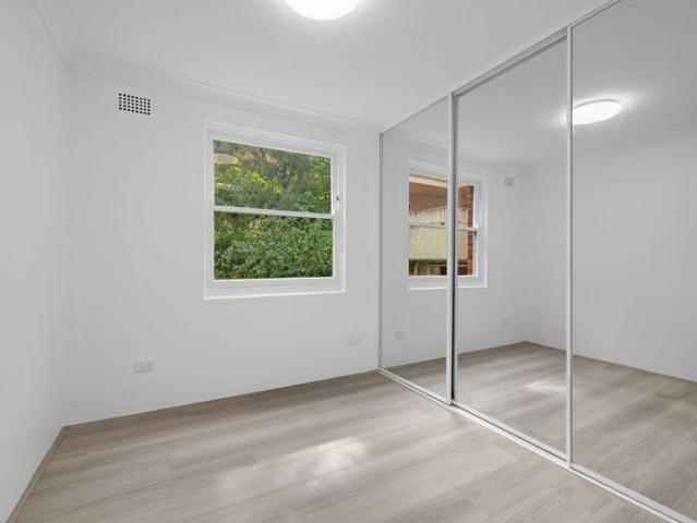 Renovated Two Bedroom Apartment With Parking