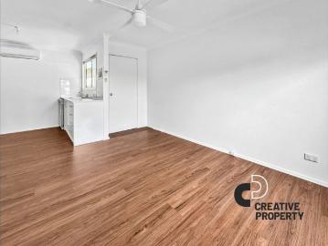 Renovated Two Bedroom Flat Offering Comfort & Convenience