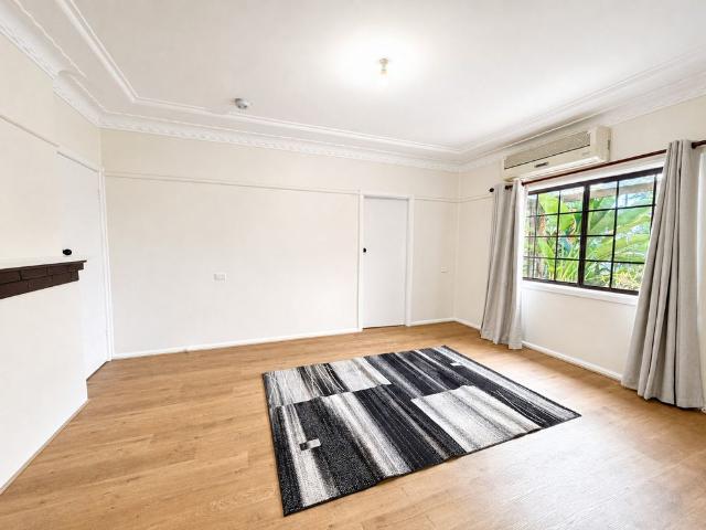 Renovated Two Bedroom Half House