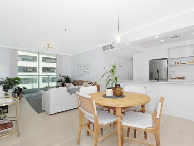Renovated Two Bedroom in the Heart of Sydney CBD