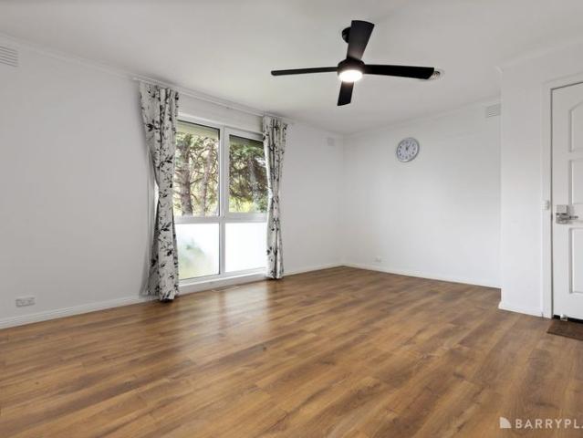 Renovated Two Bedroom Living in a Prime Ringwood Location Water Usage Included