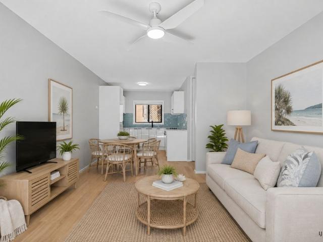 RENOVATED TWO BEDROOM UNFURNISHED UNIT WALK TO BEACH!