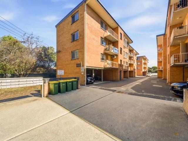 Renovated Two Bedroom Unit