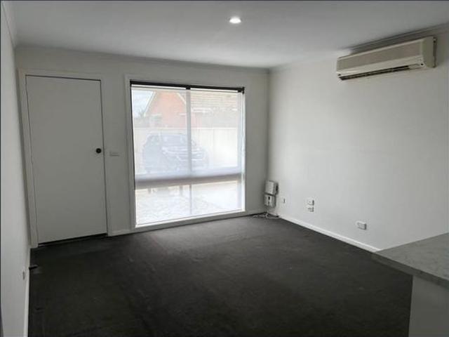 Renovated Two Bedroom Unit in a Quiet Central Location