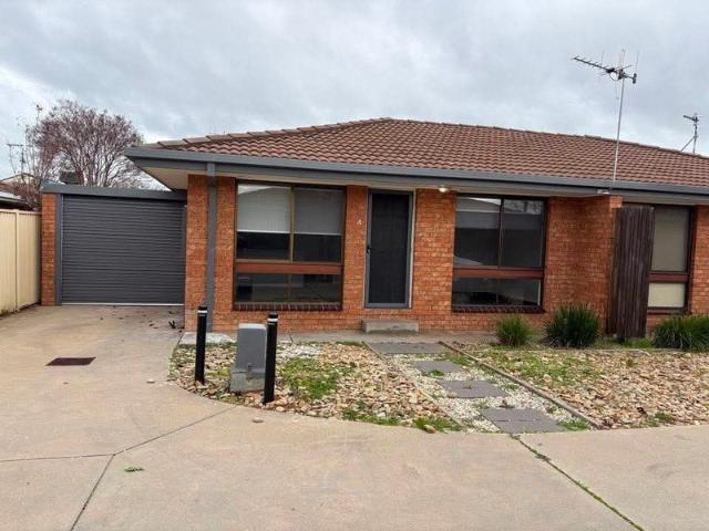 Renovated Two Bedroom Unit in a Quiet Central Location