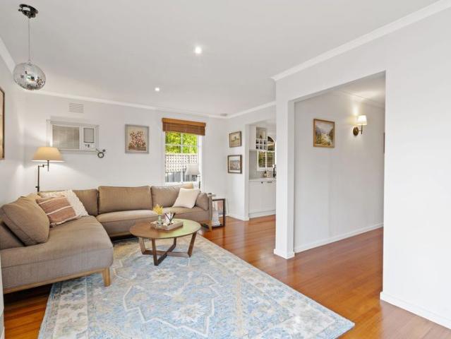 Renovated Two Bedroom Villa with Peaceful Rear Position in Surrey Hills